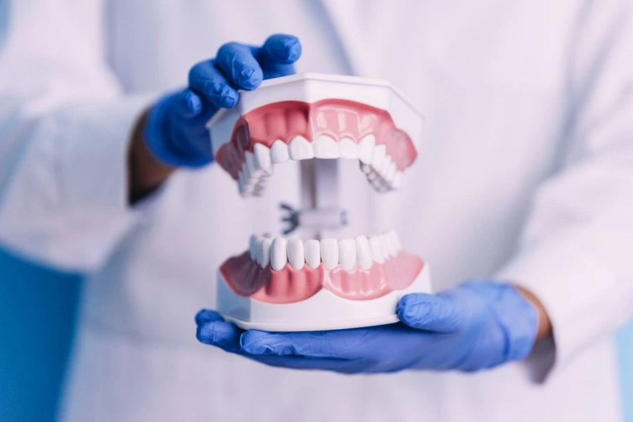 Top Signs You Need an Emergency Dentist Appointment in Wyndham Vale